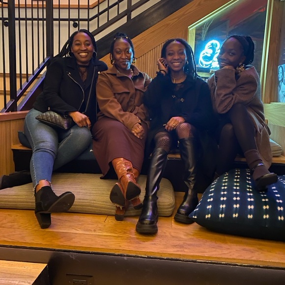 Meet your Posher, Kya - Picture 3 of 6